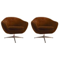 Pair of Swivel Pod Chairs on Four Star Pedestal Base