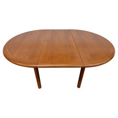 Table de salle à manger en teck moderne danoise du milieu du siècle dernier