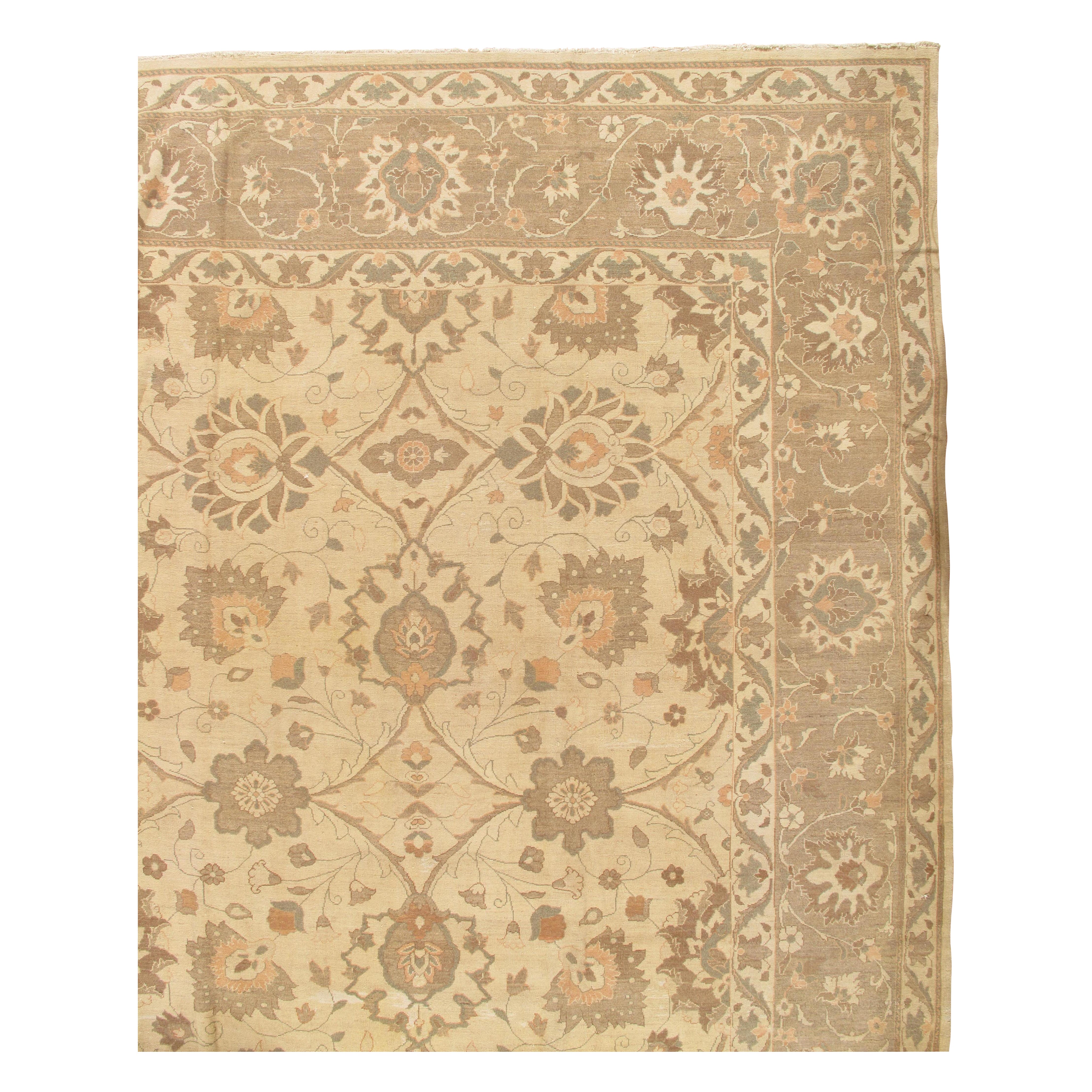 Tapis persan Sultanabad fait à la main, fond ivoire, bordure grise douce