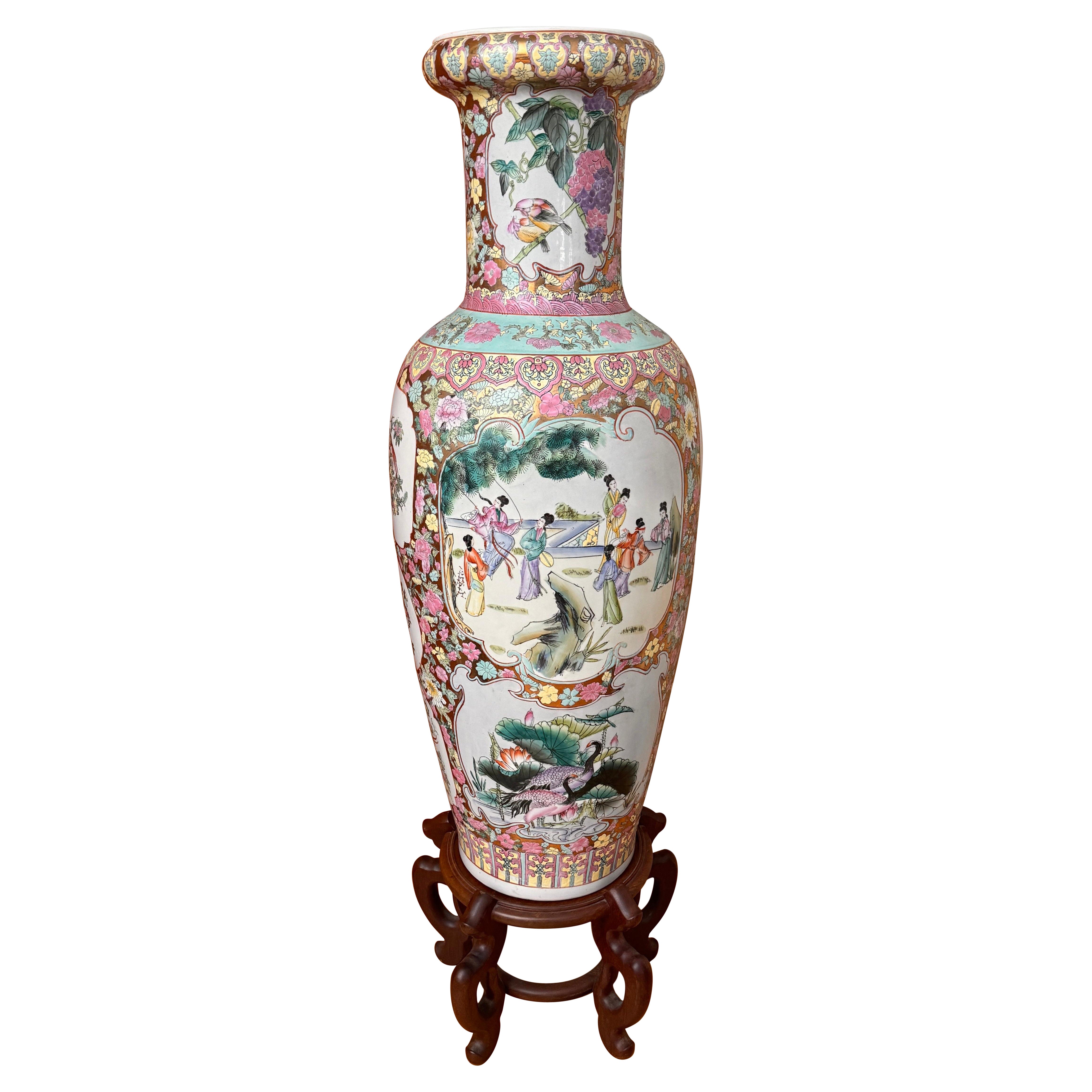 Chinesische Famille-Rose-Vase, chinesisch, dekoriert, 42" hoch