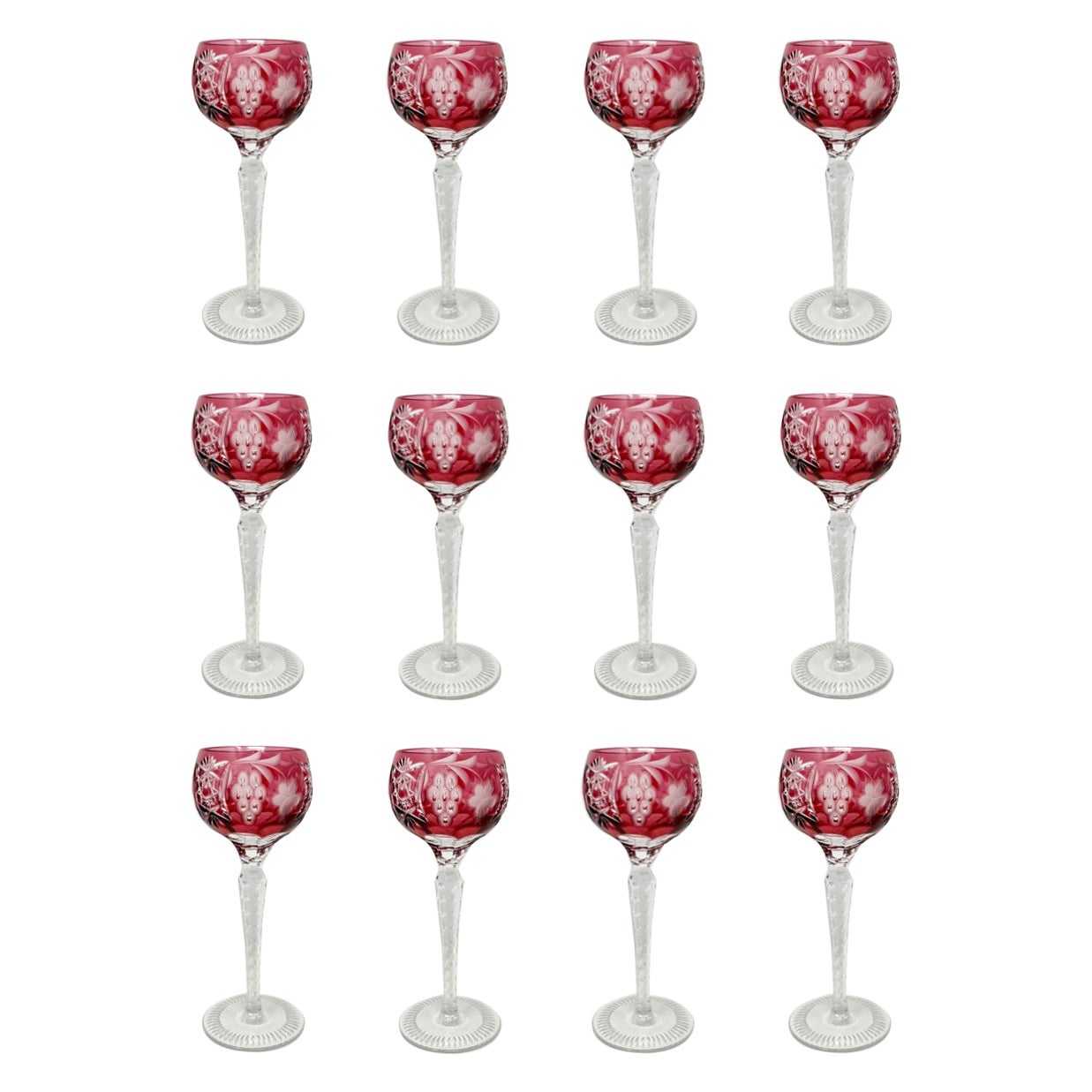 Juego de 12 copas de vino de cristal tallado a transparente Estate German Cranberry, circa 1930.