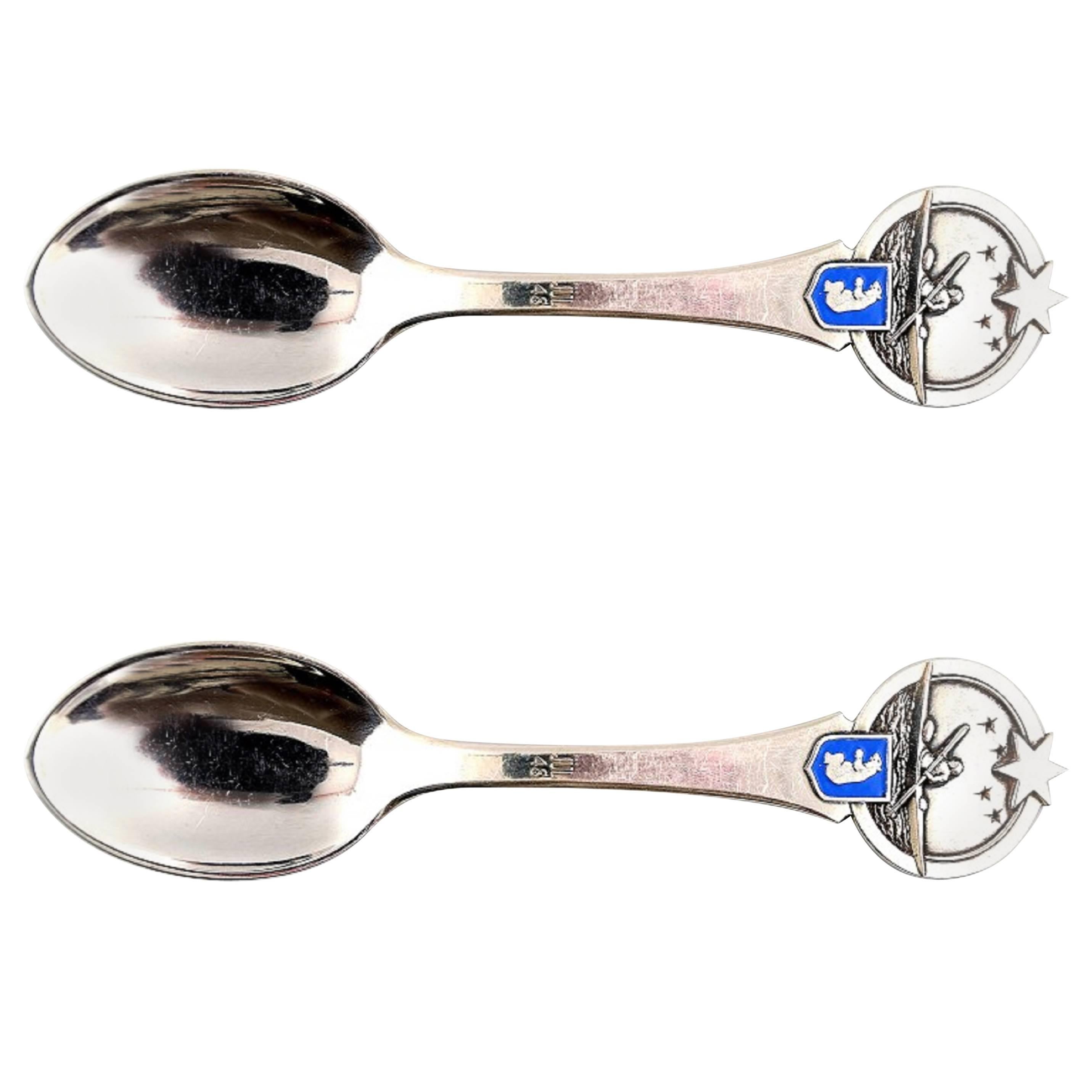 Dos cucharas de Navidad de 1948, producidas por Grann & Laglye, Copenhague