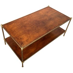 Grande table basse en laiton de style néoclassique avec plateau en cuir par Maison Jansen