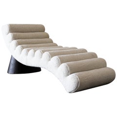 SILLA POUND - Piel de ante crema + Bronce oscuro martillado by SHO MODERN
