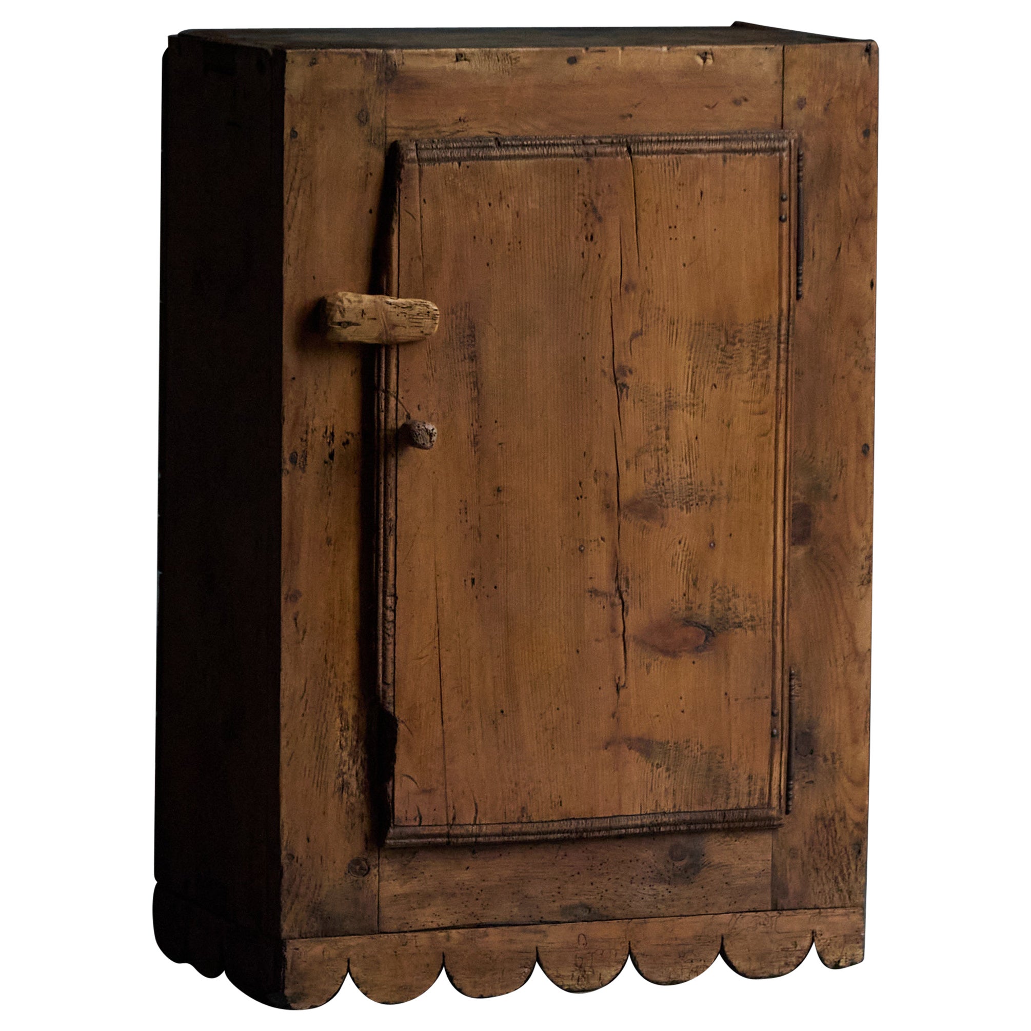 Credenza alpina rustica, Francia, inizio XIX secolo