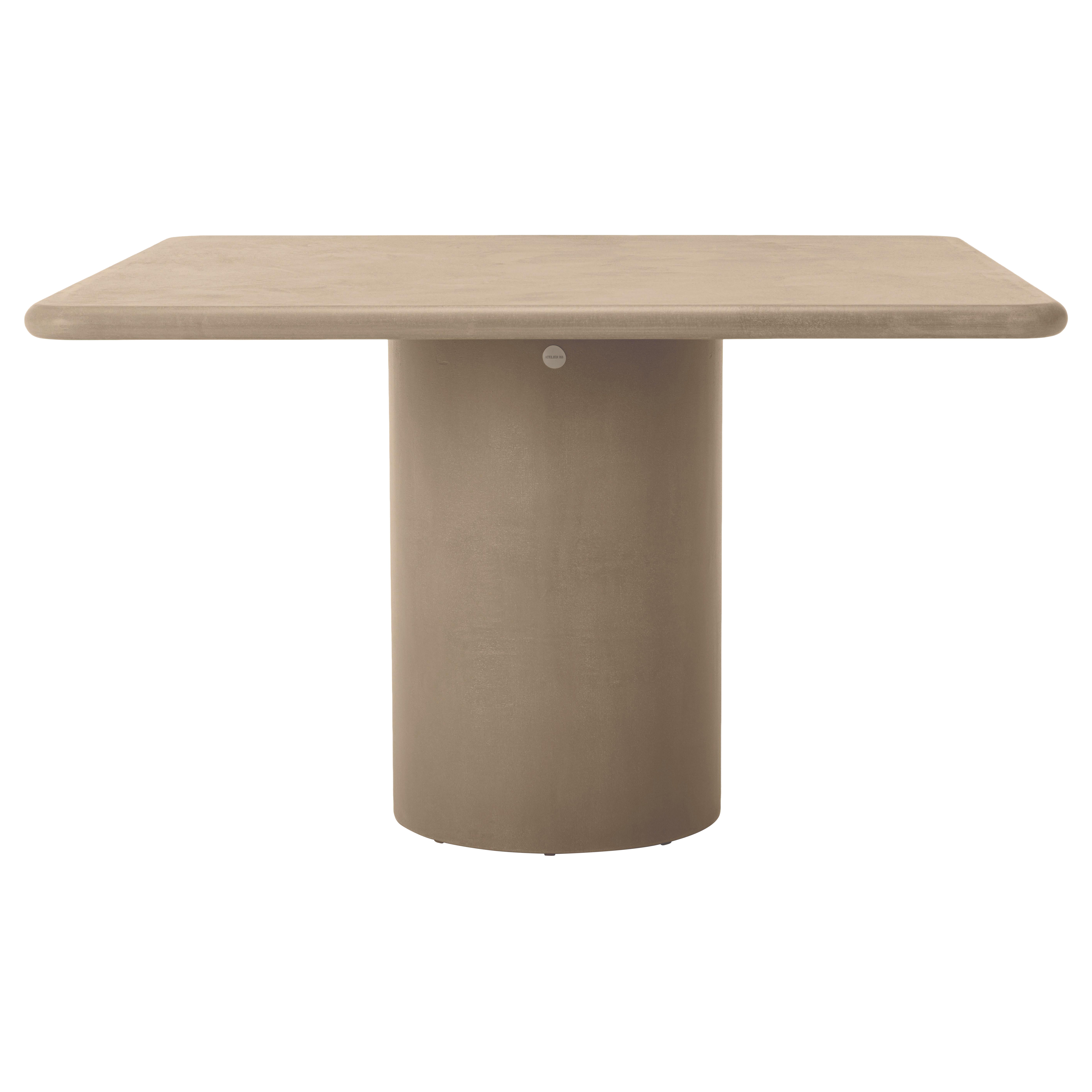 Table carrée contemporaine en plâtre naturel 120cm par Isabelle Beaumont
