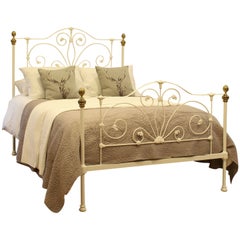 5ft Wide Cast Iron White Antique Bed MK312