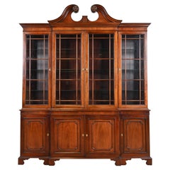 Kindel Furniture Mueble librería de caoba tallada georgiana con frente de librería iluminado
