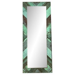 Specchio da terra vintage in rame verdastro con motivo Chevron