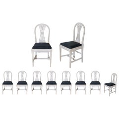 Ensemble de dix chaises de salle à manger suédoises du XVIIIe siècle