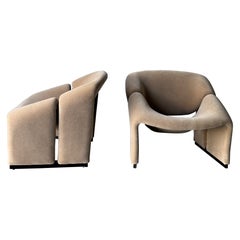 A Pair of 1st Edition Pierre Paulin F580 Groovy Armchairs in Knoll Mohair