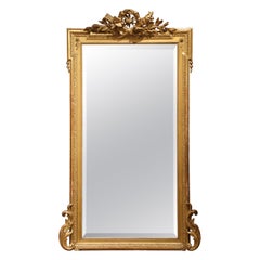 Specchio da parete o da camino francese Luigi XVI del XIX secolo, intagliato in legno dorato e smussato