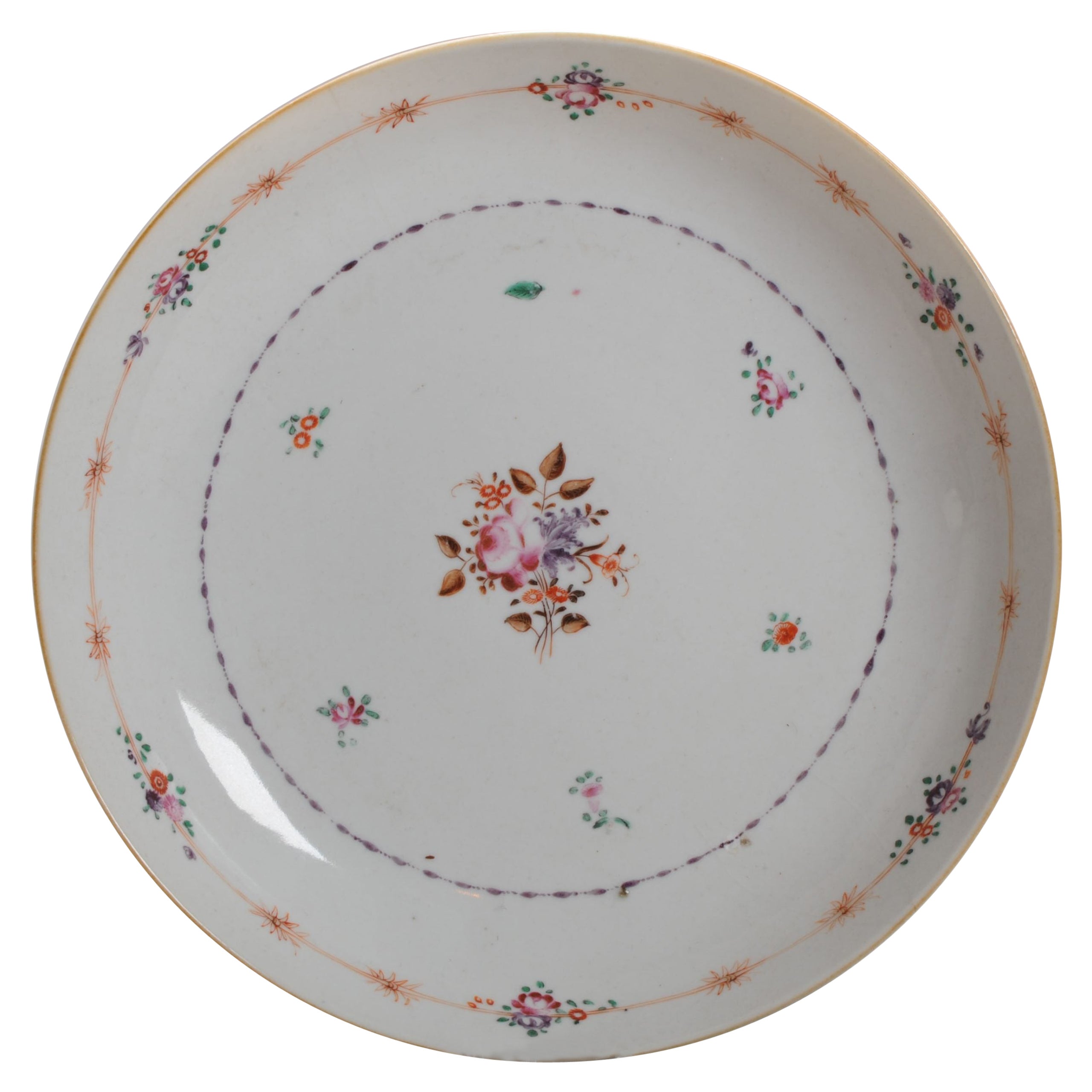 Antico piatto profondo in porcellana cinese Famille Rose Qianlong, XVIII secolo