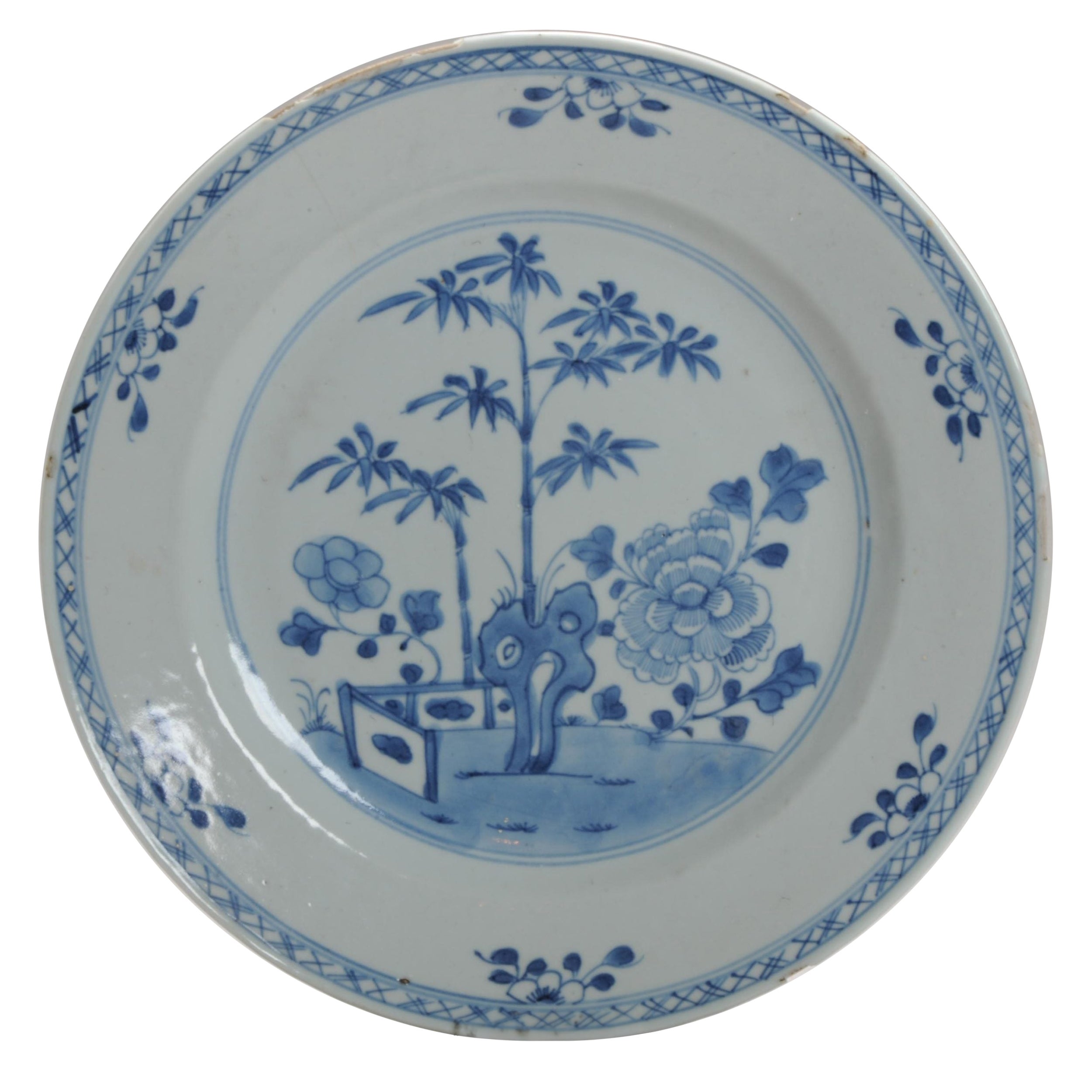 Antique Chinese Porcelain Plate in Blue and White Yongzheng / Qianlong, 18th C.