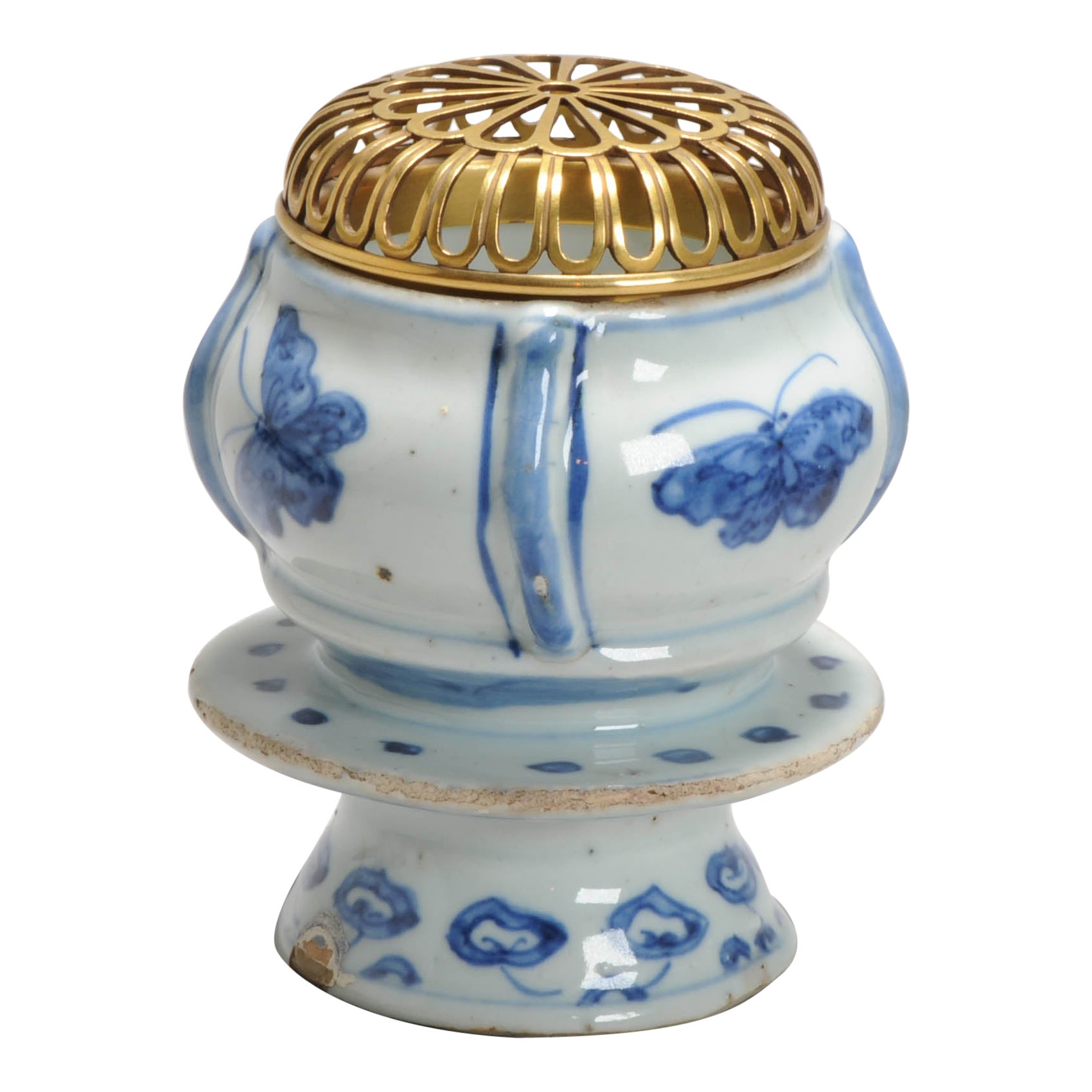 Chinese Porcelain Ming Period Incense Burner Butterflies Tianqi Unusual, 17th C.