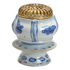 Chinese Porcelain Ming Period Incense Burner Butterflies Tianqi Unusual, 17th C.