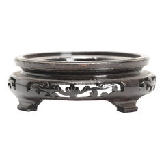 Stand en bois pour miniatures en porcelaine ancienne chinoise ou japonaise, 19e/20e C.