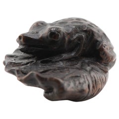 Netsuke antiguo de madera Figura de rana japonesa Periodo Meiji, Siglo 19/20