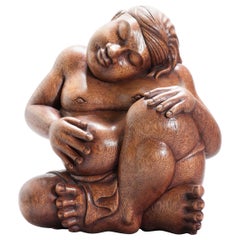 Estatua balinesa Art Decó de mujer tallada en madera Bali, Indonesia, mediados del siglo XX