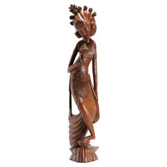 Statua di donna in legno intagliato Art Carved Bali, Indonesia