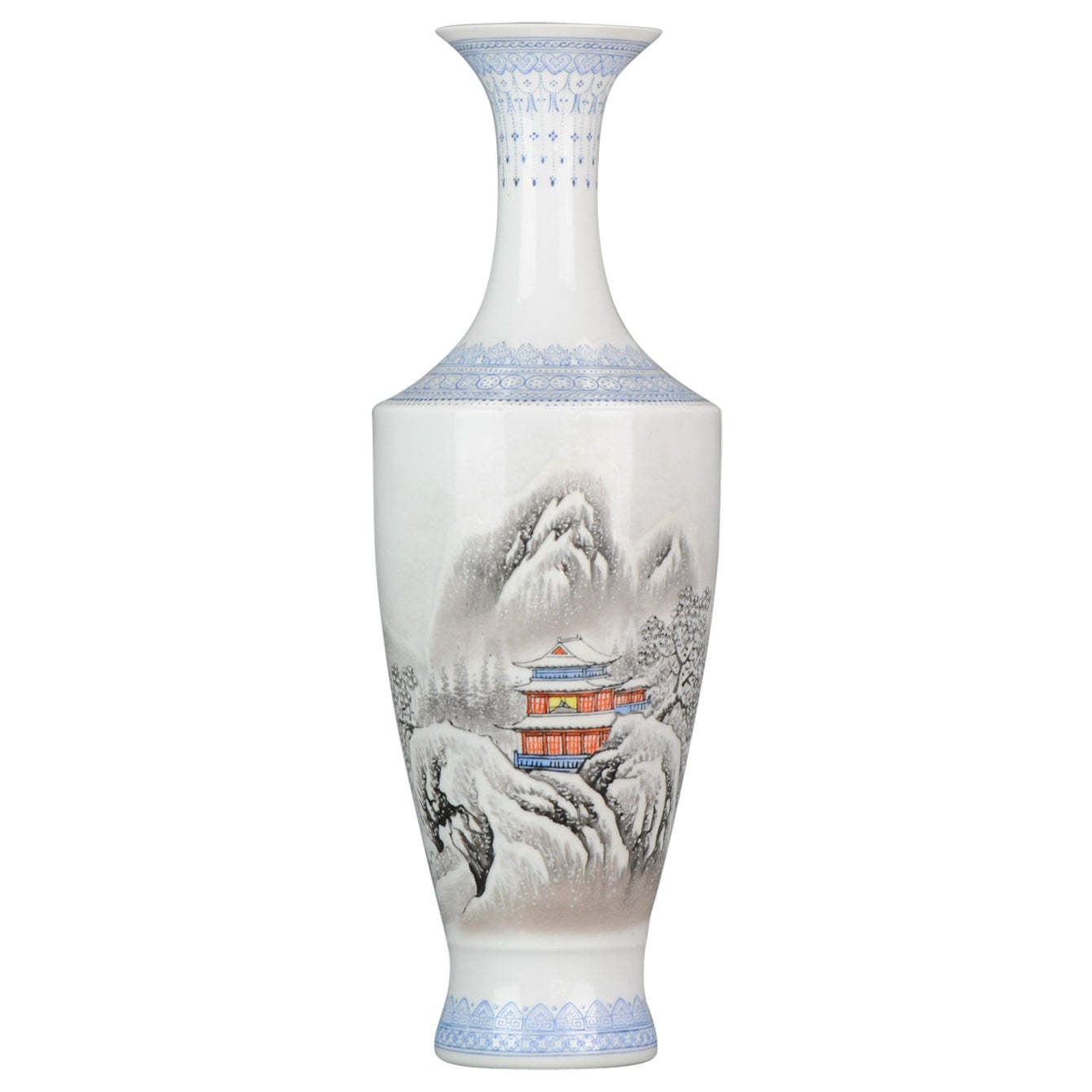 Vase chinois Jingdezhen en porcelaine coquille d'œuf, 20e siècle
