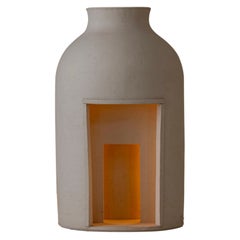 Lampada Mistero, scultura in ceramica di Tonino Negri, 2024