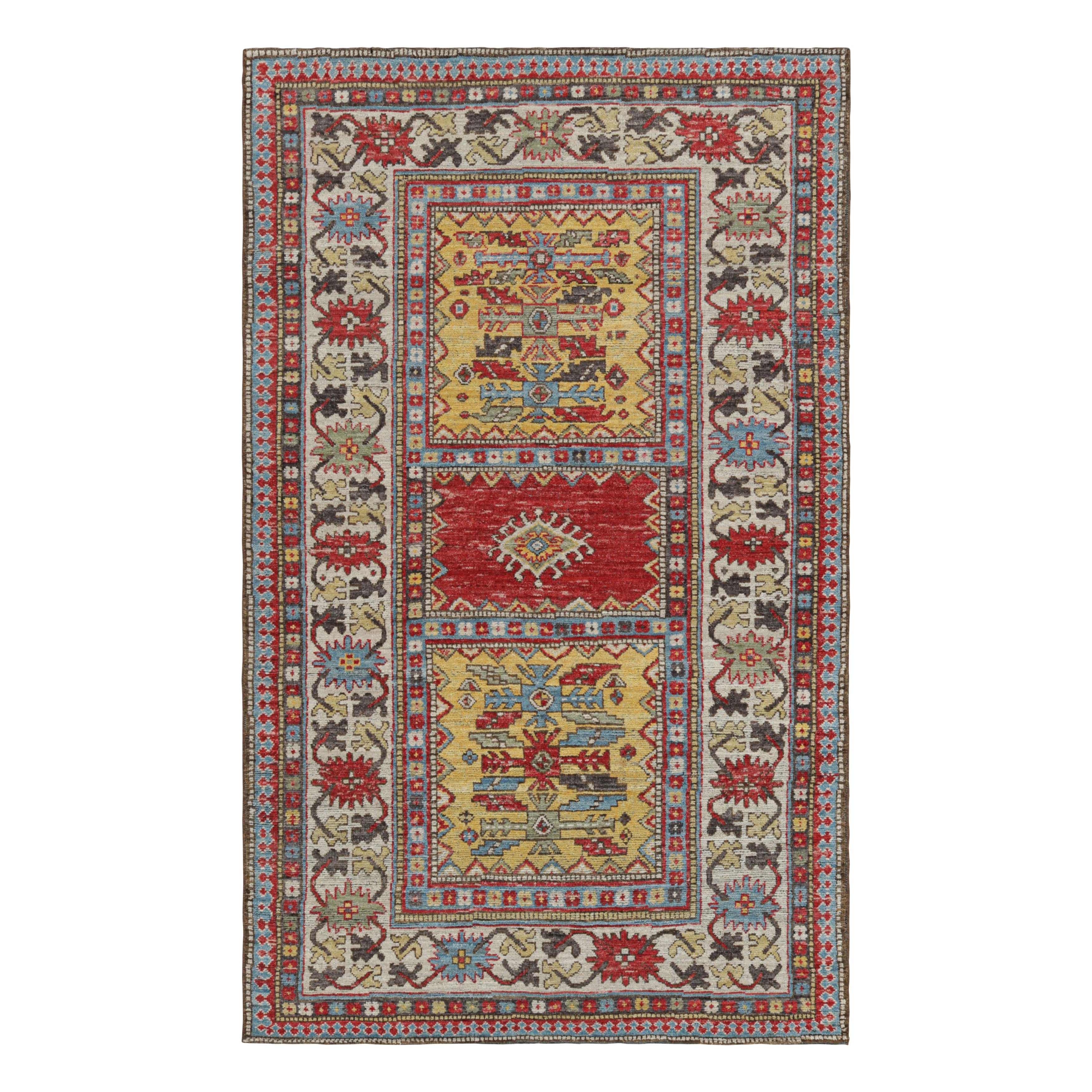 Alfombra de estilo kazajo de Rug & Kilim en rojo y amarillo con medallón geométrico