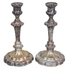 Par de candeleros victorianos de plata