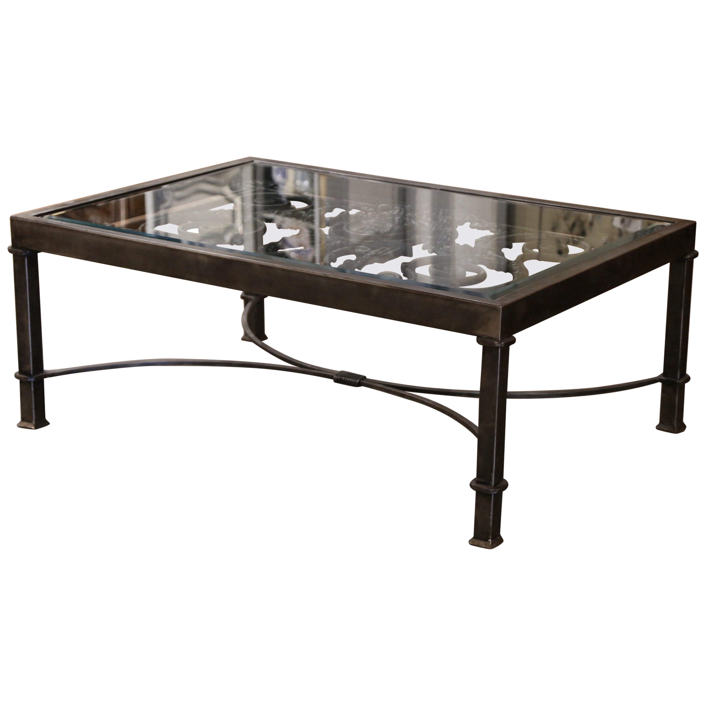 Table basse construite avec un balcon du 19ème siècle et un plateau en verre biseauté