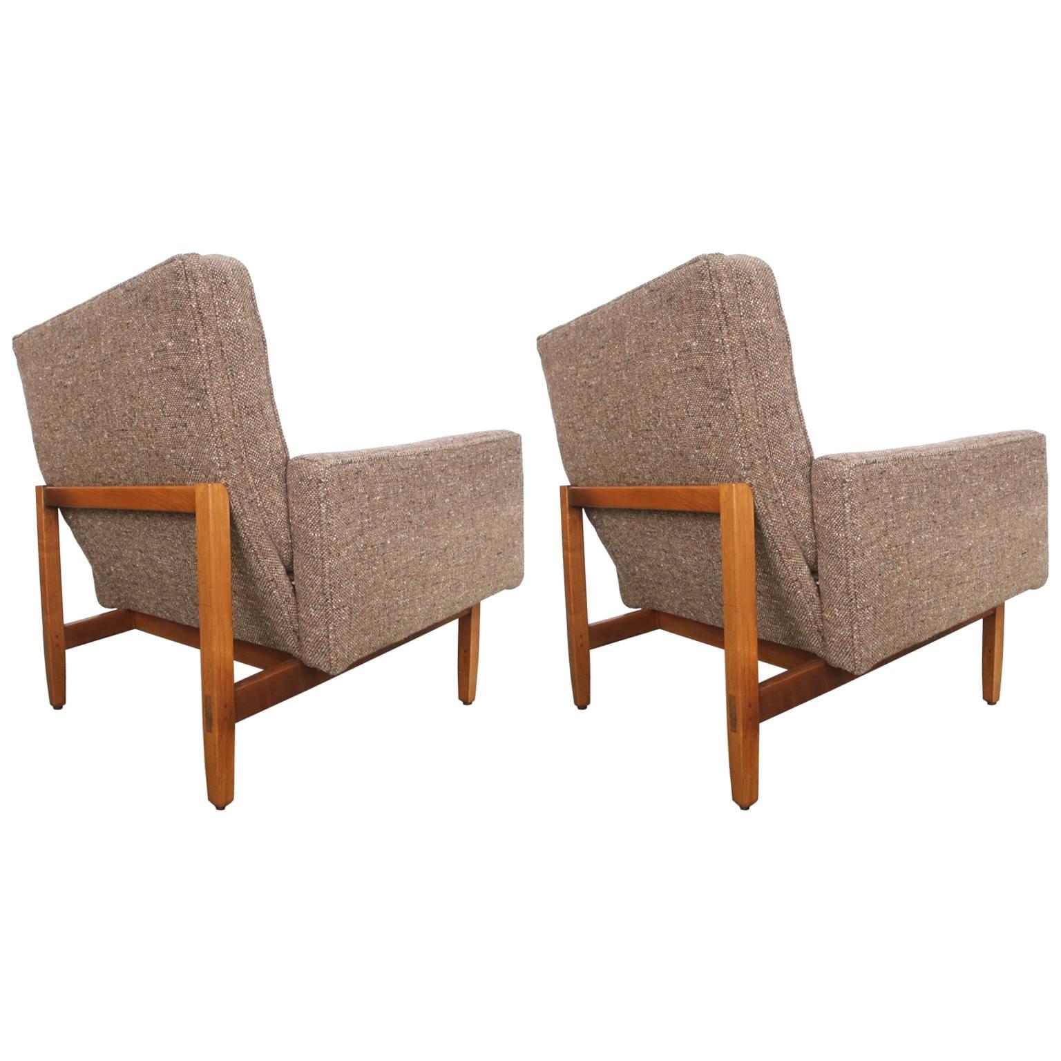 Early Pair of Florence Knoll Lounge Chairs