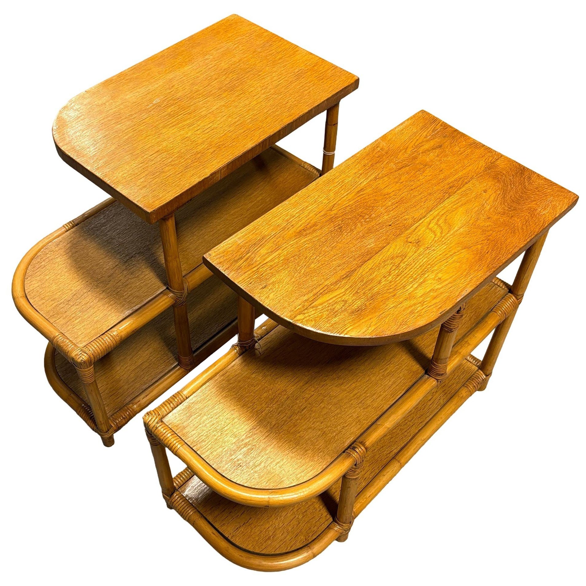 Restaurierter Streamline-Beistelltisch aus Rattan und Mahagoni, 3-stöckiger „Trio“-Beistelltisch, Paar im Angebot