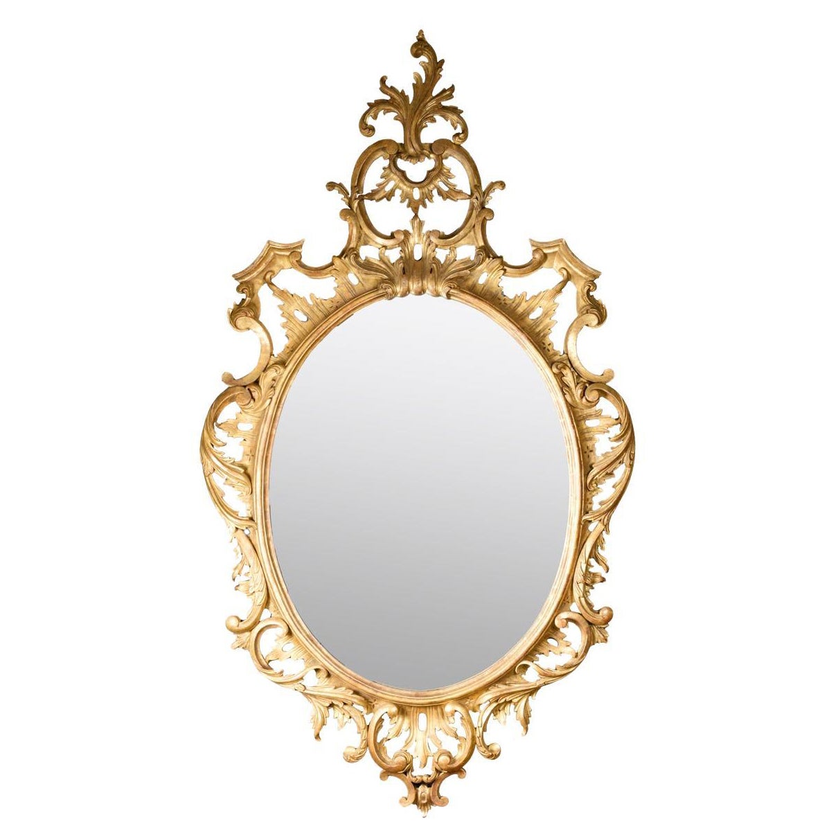 Miroir ovale en bois doré de style rococo du début du 19e siècle