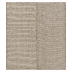 Rug & Kilim è un kilim quadrato contemporaneo a strisce beige-marrone.