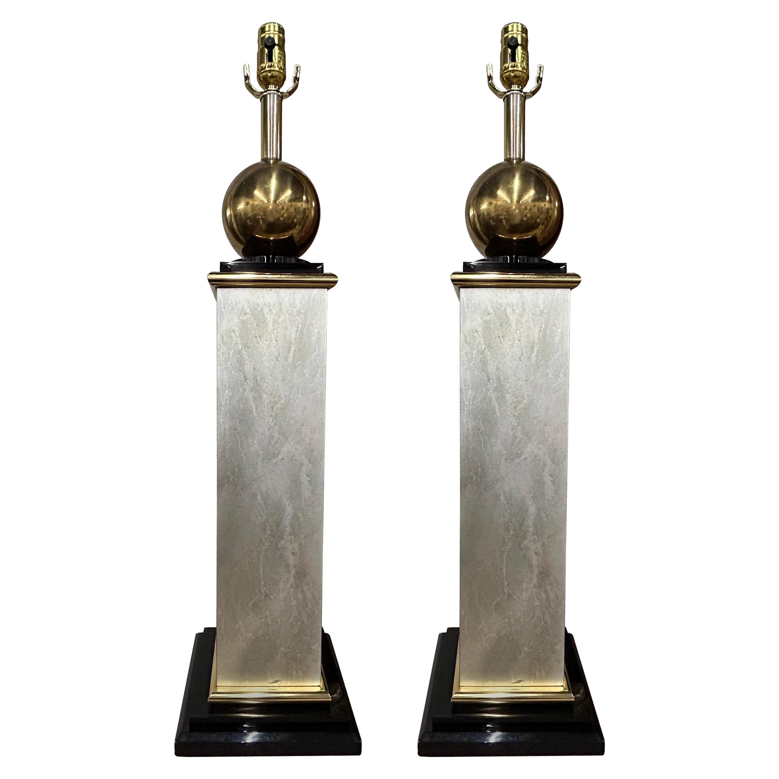 Grande coppia di lampade da tavolo moderniste