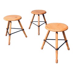 Juego de taburetes bajos con trípode de Industrial Design, Bélgica Años 50