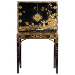 A Rare and Fine George III 18th Century Chinoiserie Lacquer Cabinet on Stand