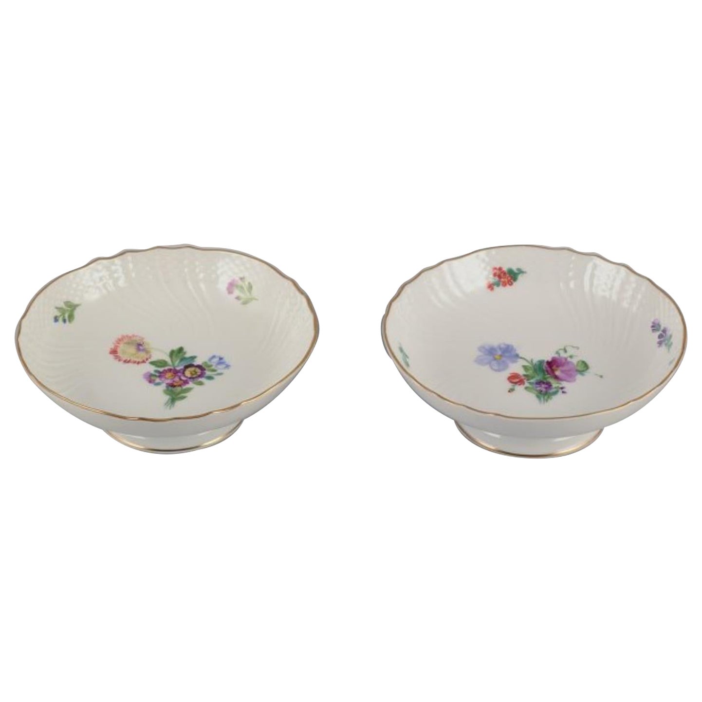 Royal Copenhagen Fiore sassone. Due composte in porcellana con motivi floreali.