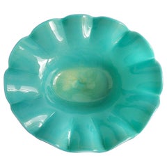 Cuenco con pie de cristal artístico italiano de Murano verde turquesa y motas doradas