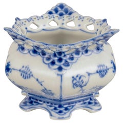 Azucarero de encaje completo acanalado azul de Royal Copenhagen, de porcelana.