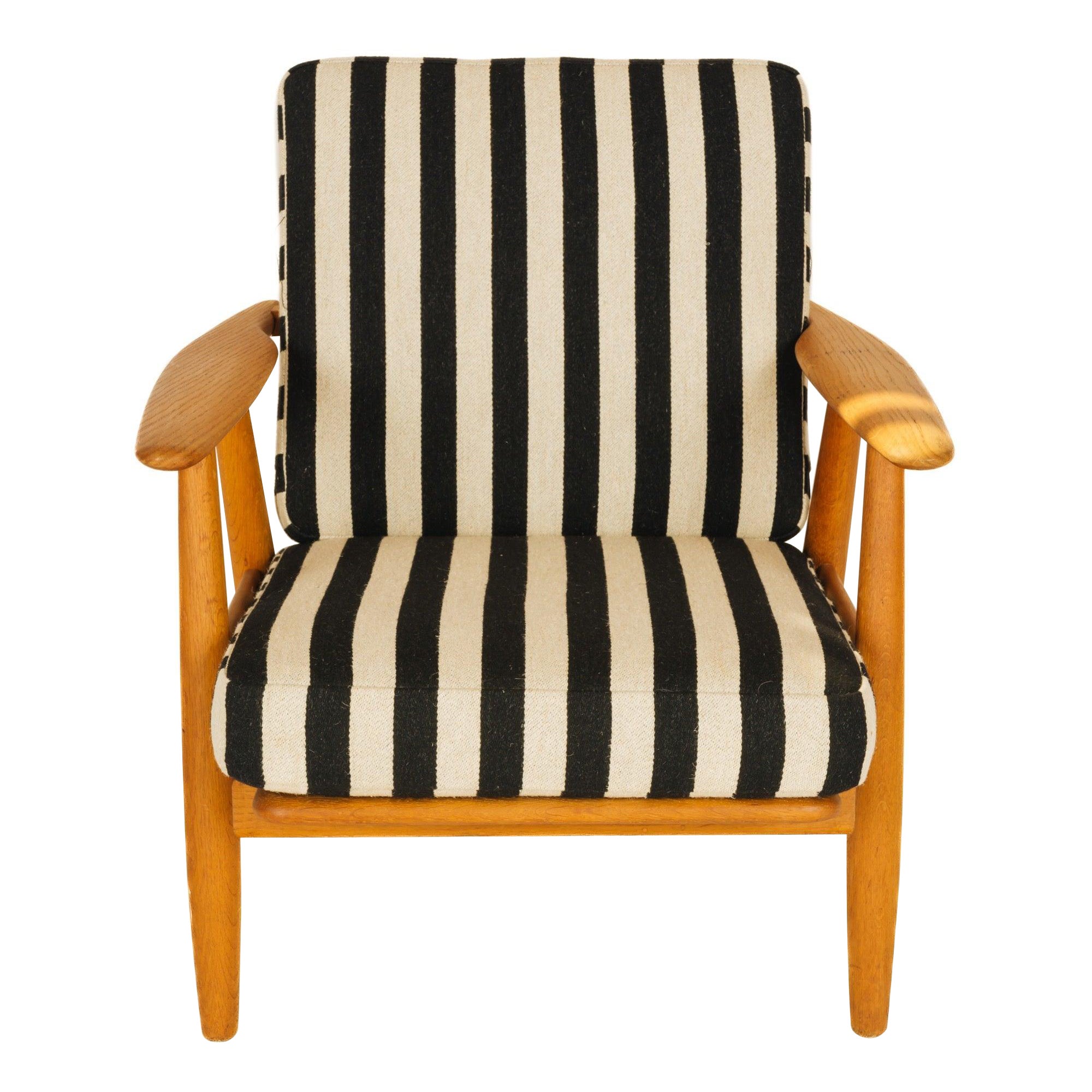 The GE 240 Oak Lounge Chair by Hans J. Wegner for Getama, 1950's For Sale