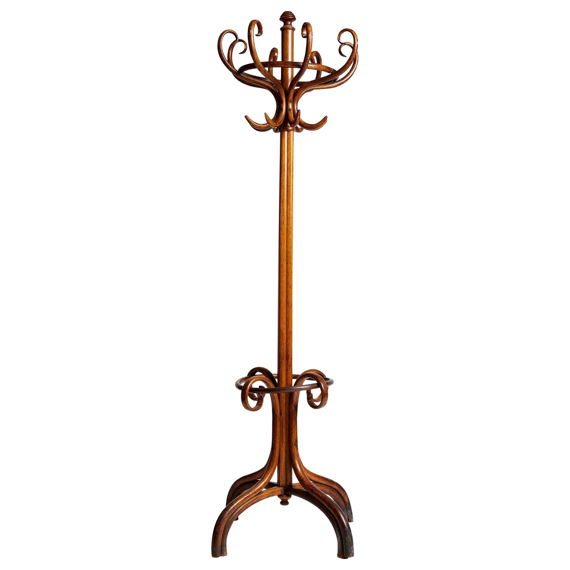 Perchero de madera curvada de Thonet