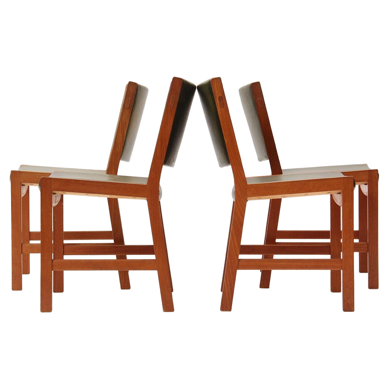 Seltener Satz von 4 Stühlen aus massivem Teakholz, Original-Lederpolsterung von Hans J. Wegner
