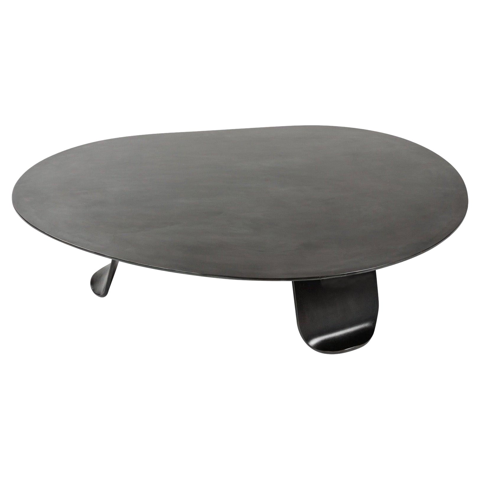Table basse Chrysalis n° 2 en acier noirci, fabriquée sur commande