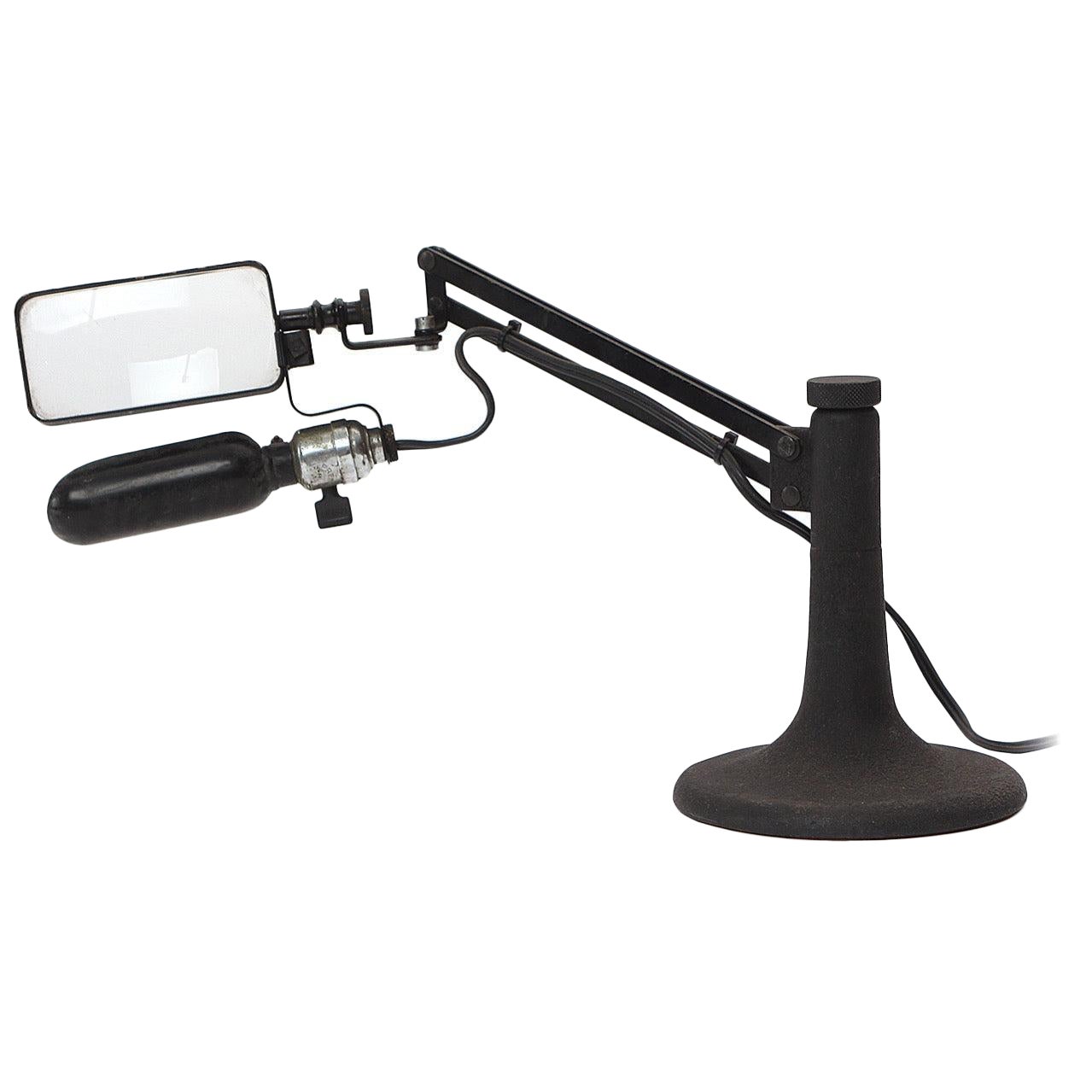 Lampada da tavolo con lente d'ingrandimento di Bausch & Lomb