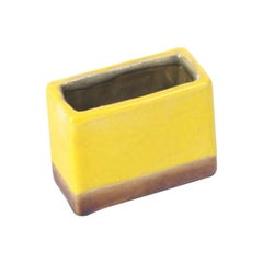 Portaoggetti in ceramica di Bruno Gambone