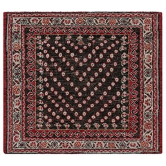 Rug & Kilim: tappeto quadrato in stile tribale in marrone e rosso con motivi floreali