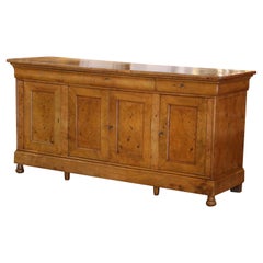 Aparador francés de cuatro puertas Enfilade de olmo tallado Louis Philippe de mediados del siglo XIX
