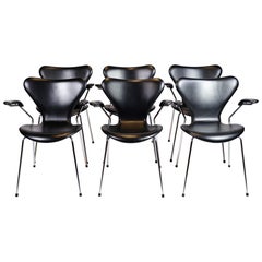 Set of Six Series Seven Chairs Model 3207 In Black Leather By Arne Jacobsen