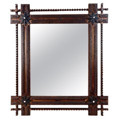 Specchio rustico Tramp Art del XX secolo con stelle, taglio a intaglio, AT, 1900 ca.