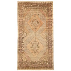 Tapis russes Khotan datant d'environ 1910, motif en laine ivoire-rose - 10529